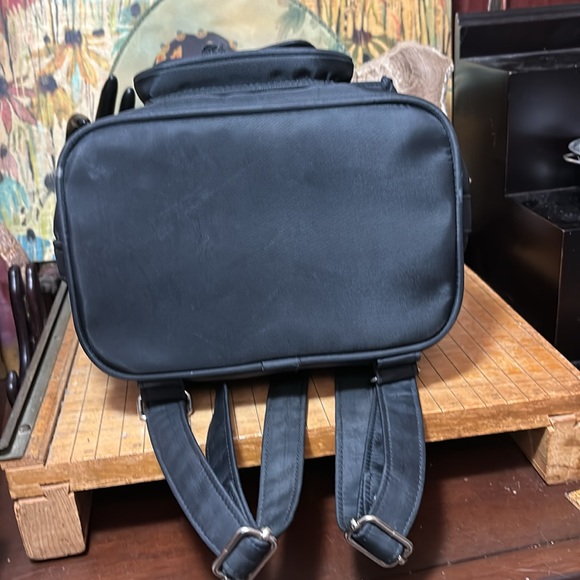 Dolce & Gabbana Parfum Black Backpack 10”Hx8.25”Lx6”W Flap Top w Drawstring VGUC - Picture 8 of 14